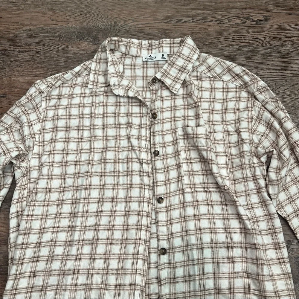 Hollister California button-down blouse in white and brown plaid Medium - Picture 2 of 6